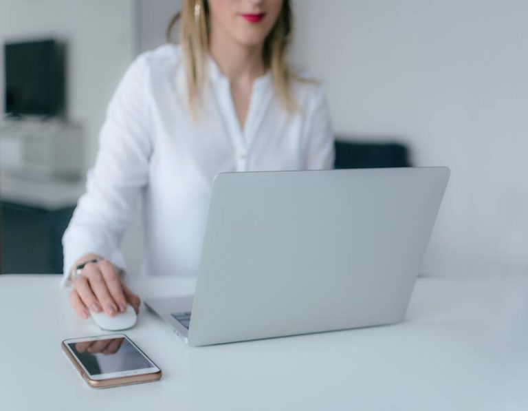 PC Portable : L’Allié Indispensable pour la Formation en Ligne