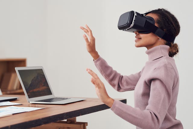 Casque de réalité virtuelle utilisé en formation immersive